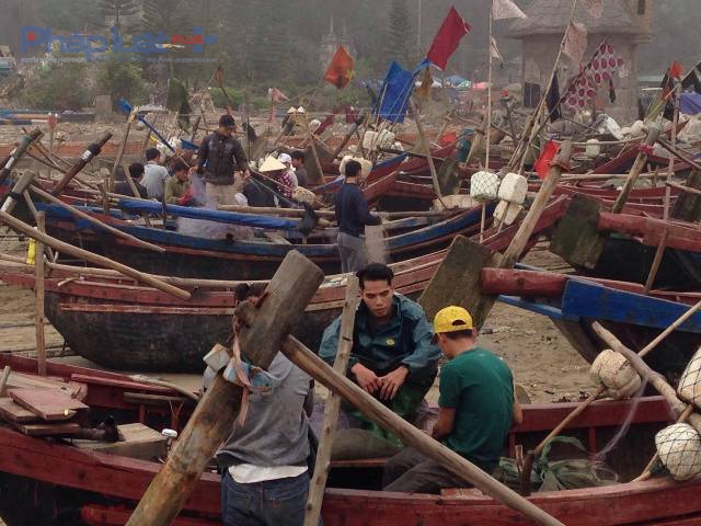 Thuyền b&egrave;, ngư lưới cụ đ&atilde; được sửa sang, chuẩn bị cho những ng&agrave;y ra khơi tiếp theo. (Ảnh: Anh Thắng)