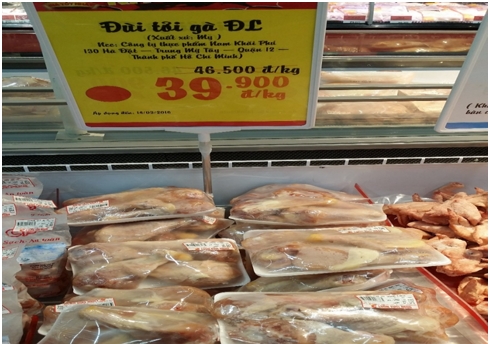Đ&ugrave;i g&agrave; nhập khẩu Mỹ tại Big C Thăng Long.