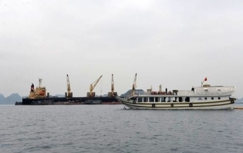 Quảng Ninh: Chấm dứt chuyển tải clinker, xi măng trên Vịnh Hạ Long