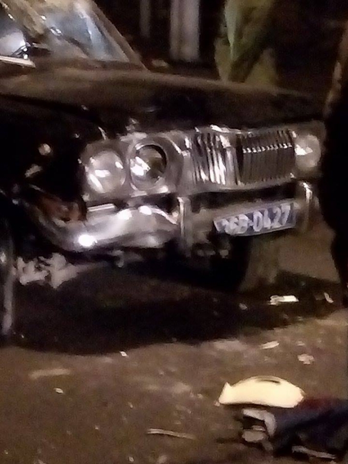 Chiếc xe biển xanh g&acirc;y tai nạn li&ecirc;n ho&agrave;n.