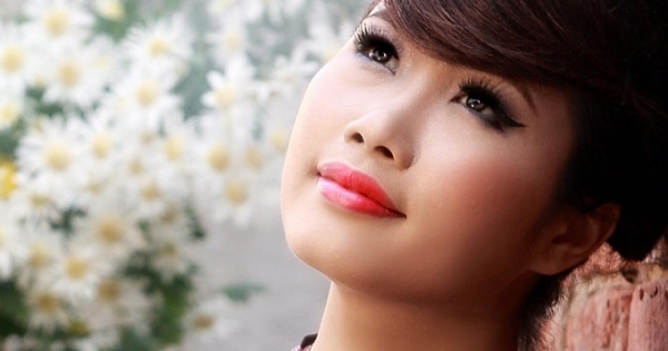 Sao Mai Hồng Nhung chính tâm về bến Giác với "Xuân từ bi"