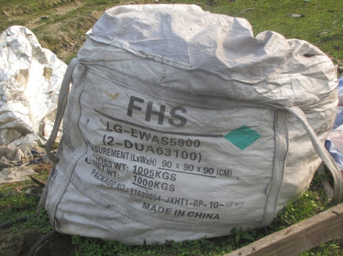 Những bao tải chứa r&aacute;c xuất xứ từ Trung Quốc chứa những loại phế thải b&ecirc;n trong m&agrave; chưa hề c&oacute; c&aacute; nh&acirc;n hay tổ chức n&agrave;o đ&aacute;nh gi&aacute;&nbsp; được t&aacute;c hại?