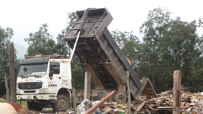 Ch&ugrave;m ảnh: Kinh ho&agrave;ng r&aacute;c thải tr&agrave;n ngập Khu kinh tế Vũng &Aacute;ng