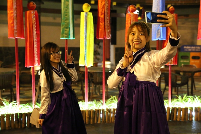 Những ph&uacute;t &ldquo;check-in&rdquo; rộn r&agrave;ng tại Asia Park