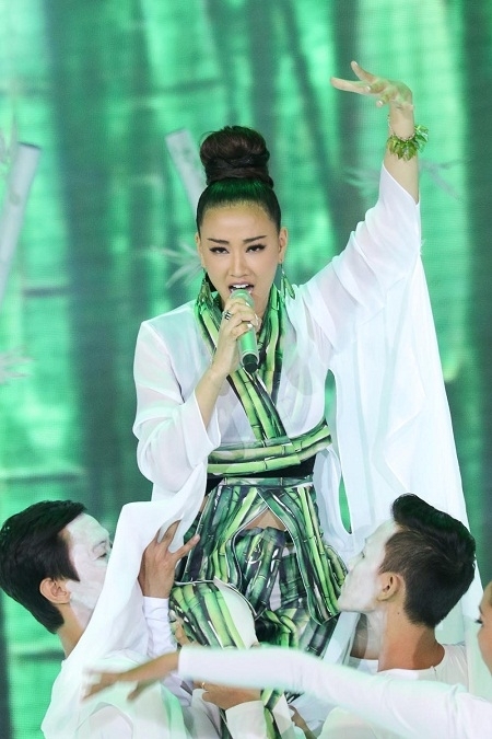 Maya mang bản sắc mới với