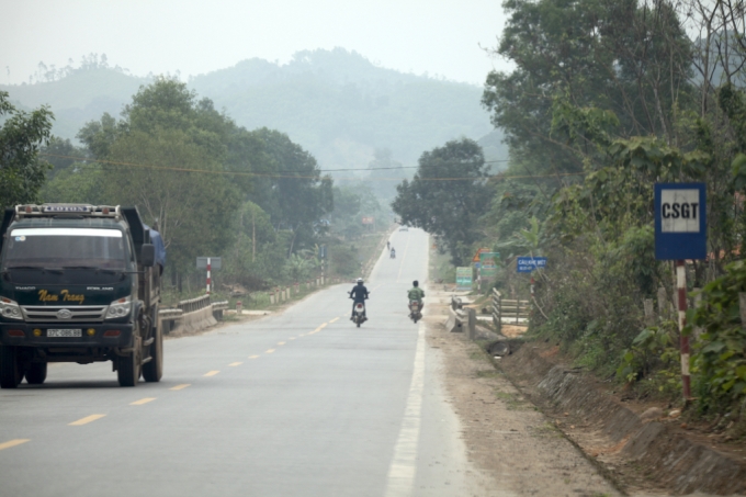 Xe qu&aacute; tải, qu&aacute; khổ đại n&aacute;o đường Hồ Ch&iacute; Minh?