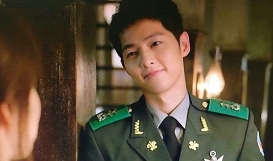 Ngây ngất với nhan sắc mỹ nam Song Joong Ki trong “Hậu duệ của Mặt Trời”