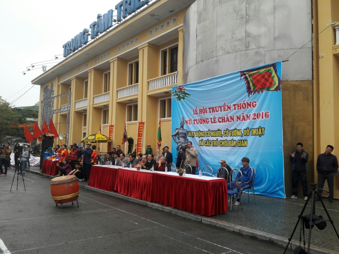 Nhiều tr&ograve; chơi d&acirc;n gian hấp dẫn, l&ocirc;i cuốn người chơi (Ảnh: Văn Kh&uacute;c)