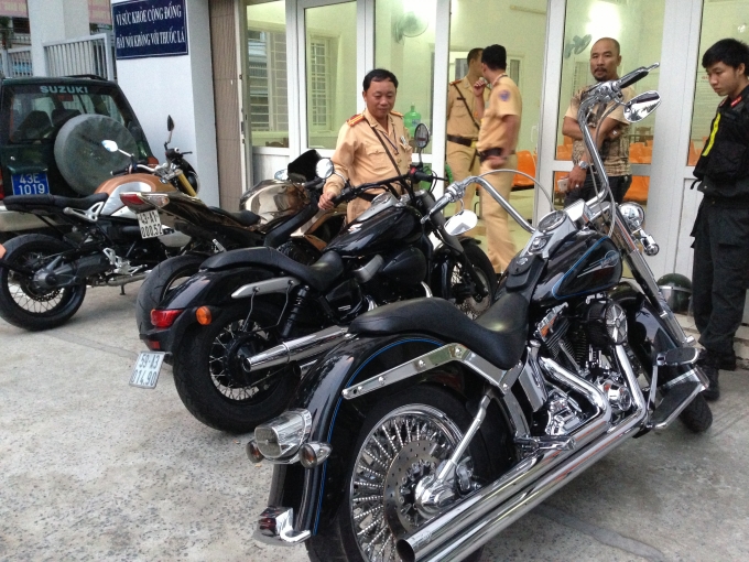 Đ&agrave; Nẵng: Xử phạt h&agrave;ng loạt xe m&ocirc; t&ocirc; khủng g&acirc;y &ldquo;n&aacute;o loạn&rdquo; tr&ecirc;n phố