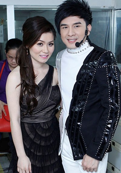 Nhan sắc khập khiễng giữa Đan Trường v&agrave; vợ từng vấp phải sự phản đối của kh&aacute;n giả trong suốt một thời gian. Ảnh: internet.