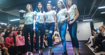 Nghề mẫu: Đằng sau những sải bước trên sàn catwalk