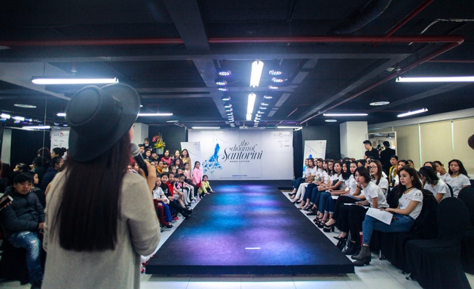 Nghề mẫu: Đằng sau những sải bước tr&ecirc;n s&agrave;n catwalk