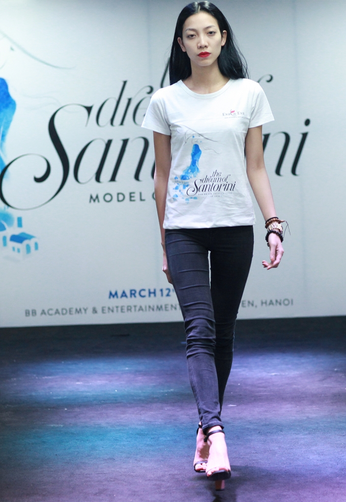 Nghề mẫu: Đằng sau những sải bước tr&ecirc;n s&agrave;n catwalk