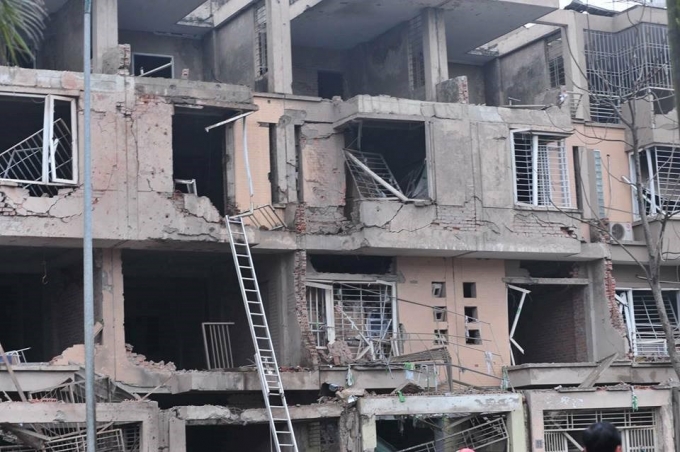 Cận cảnh hiện trường vụ nổ lớn kinh ho&agrave;ng tại H&agrave; Nội