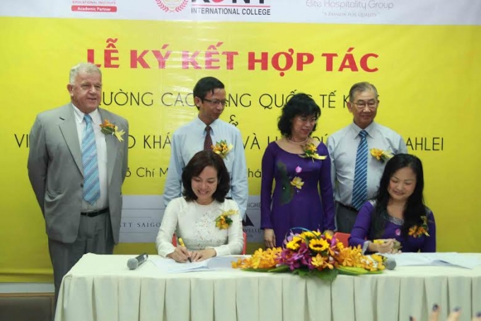 Lễ k&yacute; kết hợp t&aacute;c &ldquo;Đ&agrave;o tạo nguồn nh&acirc;n lực chuy&ecirc;n ng&agrave;nh du lịch&rdquo;