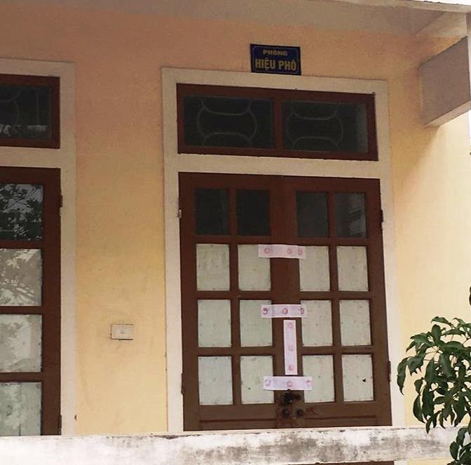 Ph&ograve;ng hiệu ph&oacute; trường&nbsp;THCS Phong Bắc (Kỳ Anh, H&agrave; Tĩnh) nơi thầy Dương treo cổ tự vẫn, hiện đ&atilde; được ni&ecirc;m phong.