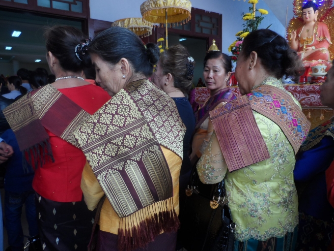 Sự xuất hiện của c&aacute;c phật tử đến từ nước bạn L&agrave;o c&agrave;ng l&agrave;m cho đại lễ th&ecirc;m m&agrave;u sắc.