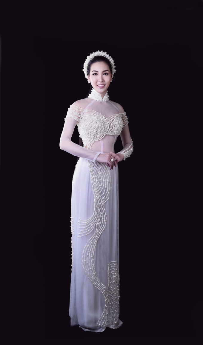 Mẫu &aacute;o d&agrave;i lấy &yacute; tưởng từ s&ocirc;ng nước Đồng Nai.