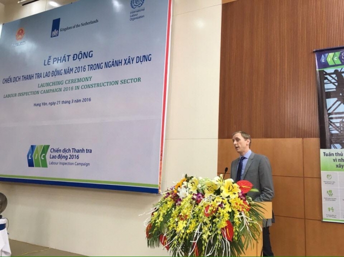 &Ocirc;ng Ren&eacute;&nbsp;Robert- chuy&ecirc;n gia cao cấp đến từ ILO Bangkok ph&aacute;t biểu tại lễ ph&aacute;t động.