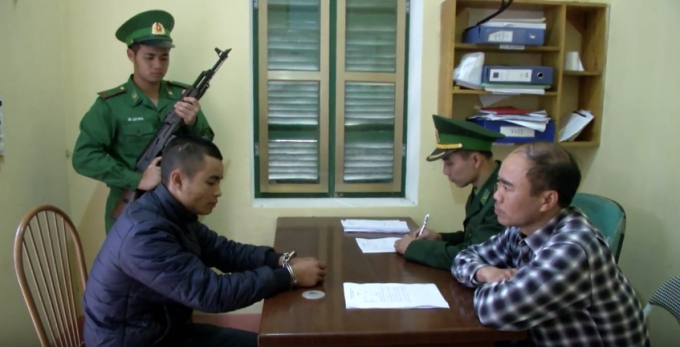 Khởi tố hai đối tượng vận chuyển tr&aacute;i ph&eacute;p chất ma t&uacute;y vượt bi&ecirc;n.