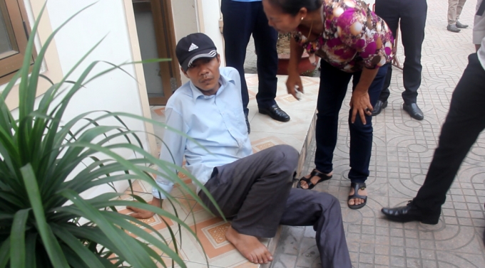 Rất may &ocirc;ng Trường chỉ bị thương nhẹ.