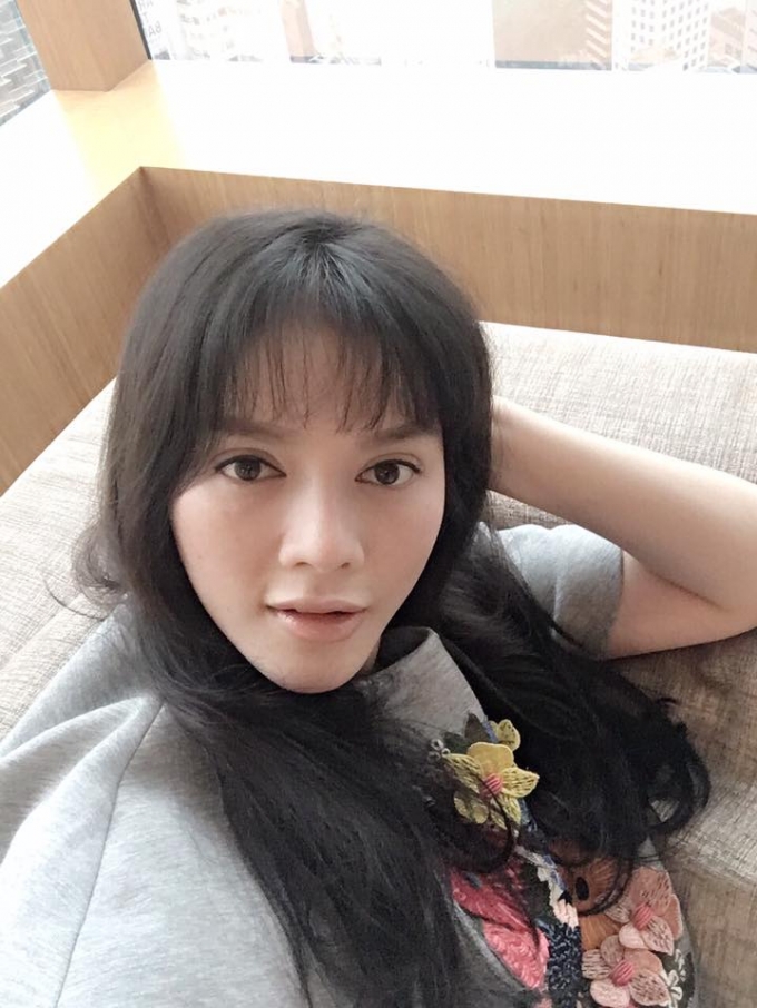 M&aacute;i t&oacute;c mới v&agrave; phong c&aacute;ch trang điểm mới khiến L&yacute; Nh&atilde; Kỳ