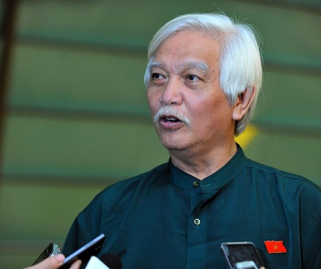 ĐBQH Dương Trung Quốc.