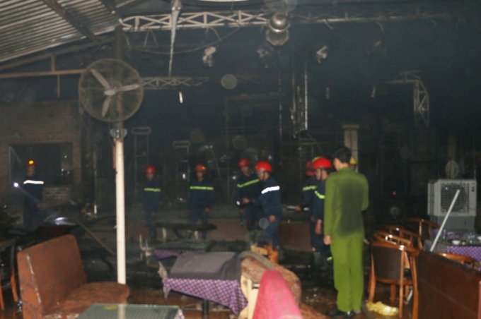 Lực lượng PCCC đ&atilde; dập tắt ngọn lửa, c&ocirc;ng an điều tra nguy&ecirc;n nh&acirc;n sự việc.