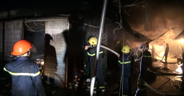 Quảng Trị: Cháy chợ Ngã Tư Sòng, thiệt hại hàng tỷ đồng