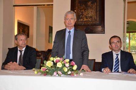 Chủ tịch Quốc hội Ph&aacute;p c&ugrave;ng Đại sứ Ph&aacute;p tại Việt Nam gặp mặt b&aacute;o giới tại TPHCM.