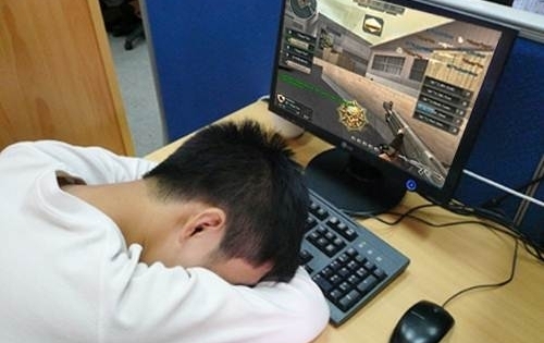 Nam sinh lớp 10 chết bất thường sau khi chơi game