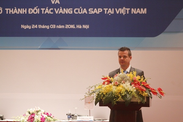 &Ocirc;ng Erwan Philippe, Tổng gi&aacute;m đốc giải ph&aacute;p SAP&nbsp; Business One, khu vực Ch&acirc;u &Aacute; &ndash; Th&aacute;i B&igrave;nh Dương v&agrave; Nhật Bản ph&aacute;t biểu tại buổi lễ.