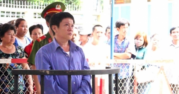 Đâm chết vợ vì đòi ly hôn