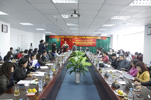 To&agrave;n cảnh buổi họp b&aacute;o.