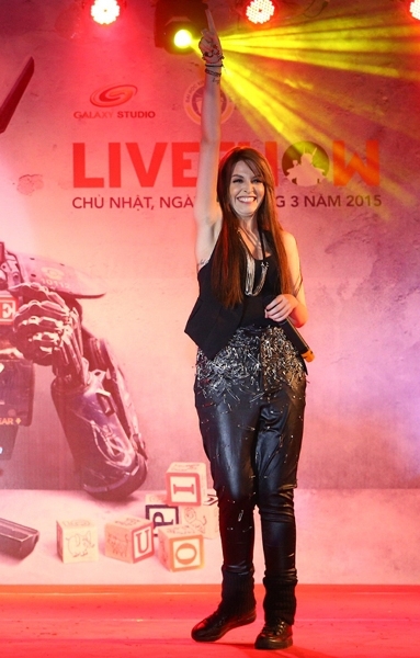 Chiếc quần baggy với họa tiết di&ecirc;m d&uacute;a n&agrave;y c&oacute; vẻ như đ&atilde;