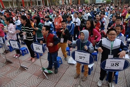 Năm nay, c&oacute; hơn 1.000 th&iacute; sinh đại diện cho 373 trường thuộc 30 quận huyện tham gia kỳ thi.&nbsp;