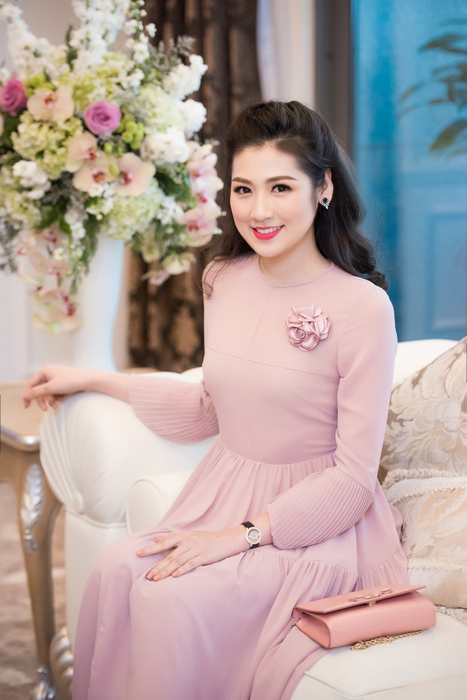 Ngẩn ngơ với vẻ đẹp tựa thi&ecirc;n thần của &aacute; hậu T&uacute; Anh.