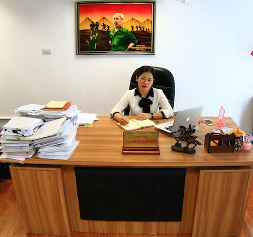 Luật sư Phan Thị Lam Hồng: In thẻ, card mạo danh đại diện cơ quan b&aacute;o ch&iacute; l&agrave; vi phạm ph&aacute;p luật nghi&ecirc;m trọng.