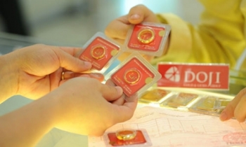 Giá vàng ngày 30/3: Chạm đáy 30 triệu đồng/lượng
