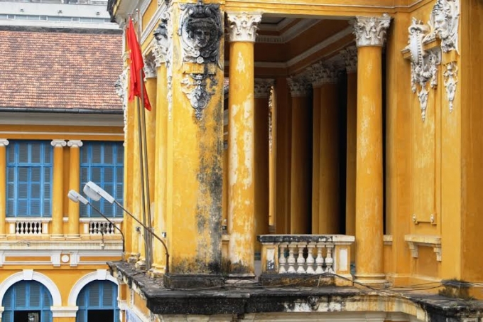 Cận cảnh sự xuống cấp của trụ sở t&ograve;a &aacute;n 130 tuổi ở S&agrave;i G&ograve;n