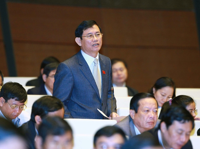Đậi biểu Nguyễn Ngọc Phương (Quảng B&igrave;nh) thẳng thắn chỉ ra những tồn tại, hạn chế.