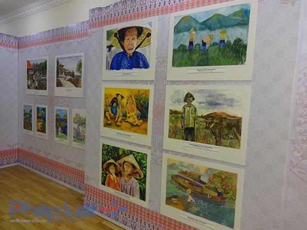 Một số t&aacute;c phẩm của c&aacute;c em nhỏ vẽ về Việt Nam.