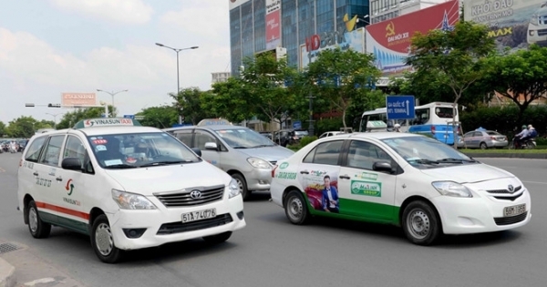 Để quên hơn 400 triệu trên taxi, người nhặt được tiêu mất 300 triệu!