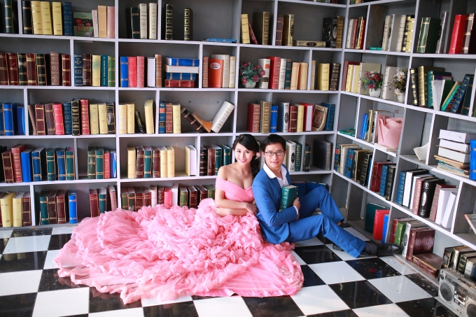 Tạ B&iacute;ch Hồng v&agrave; chồng tương lai.