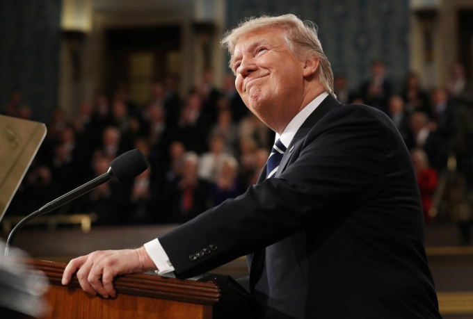 Ph&aacute;t biểu về NATO, Tổng thống Trump vẫn b&agrave;y tỏ sự ủng hộ với tổ chức n&agrave;y tuy nhi&ecirc;n &ocirc;ng cũng kh&ocirc;ng qu&ecirc;n nhắc c&aacute;c th&agrave;nh vi&ecirc;n ho&agrave;n th&agrave;nh nghĩa vụ t&agrave;i ch&iacute;nh.