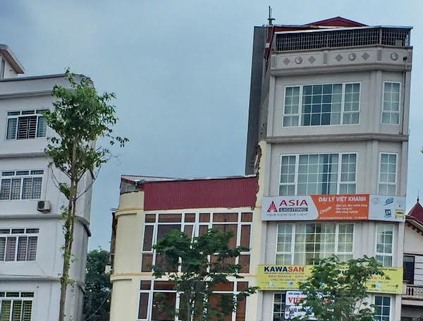 Số nh&agrave; 4, ng&otilde; 81/24/3 đường Lạc Long Qu&acirc;n bị cho l&agrave; sai phạm. (Ảnh: b&aacute;o X&acirc;y dựng)