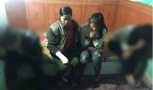 Đối tượng Nguyễn Thị Ngụ (giữa).