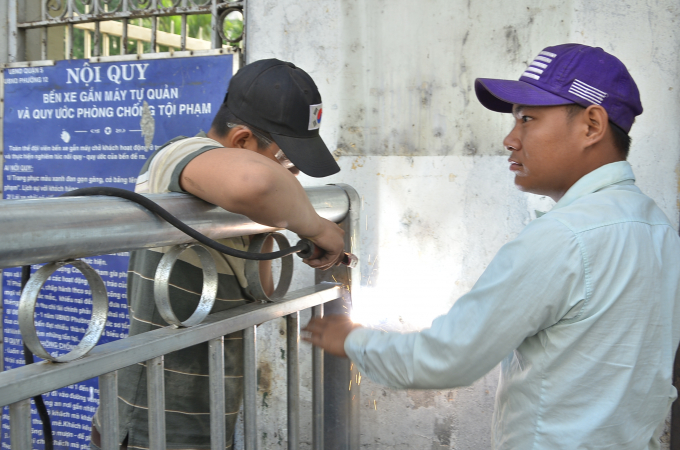 Những thanh chắn được cắt bớt.