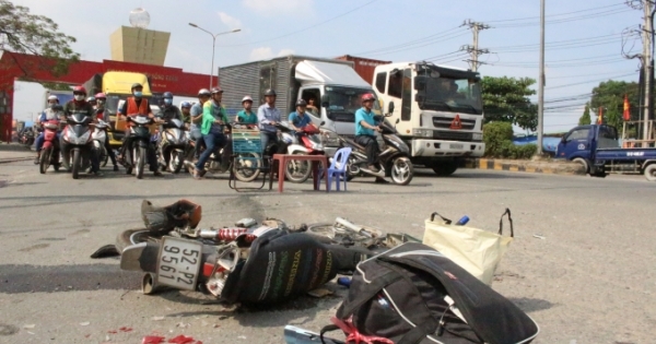 TP HCM: Xe tải va chạm xe máy, 1 người tử vong