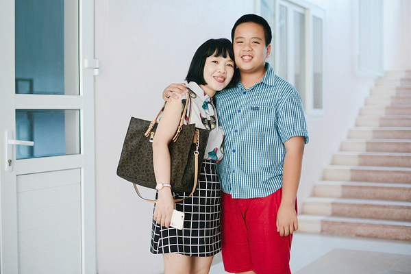 Chị Phan Hồ Điệp thường chia sẻ những mẩu chuyện v&ocirc; c&ugrave;ng đ&aacute;ng y&ecirc;u giữa hai mẹ con.